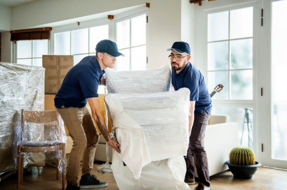 Démontage et emballage de meubles pour un déménagement à l'international - Manduel - GOGET DÉMÉNAGEMENT